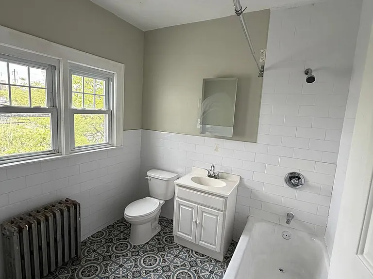 1043 Jefferson Ave #2H — Photo 6