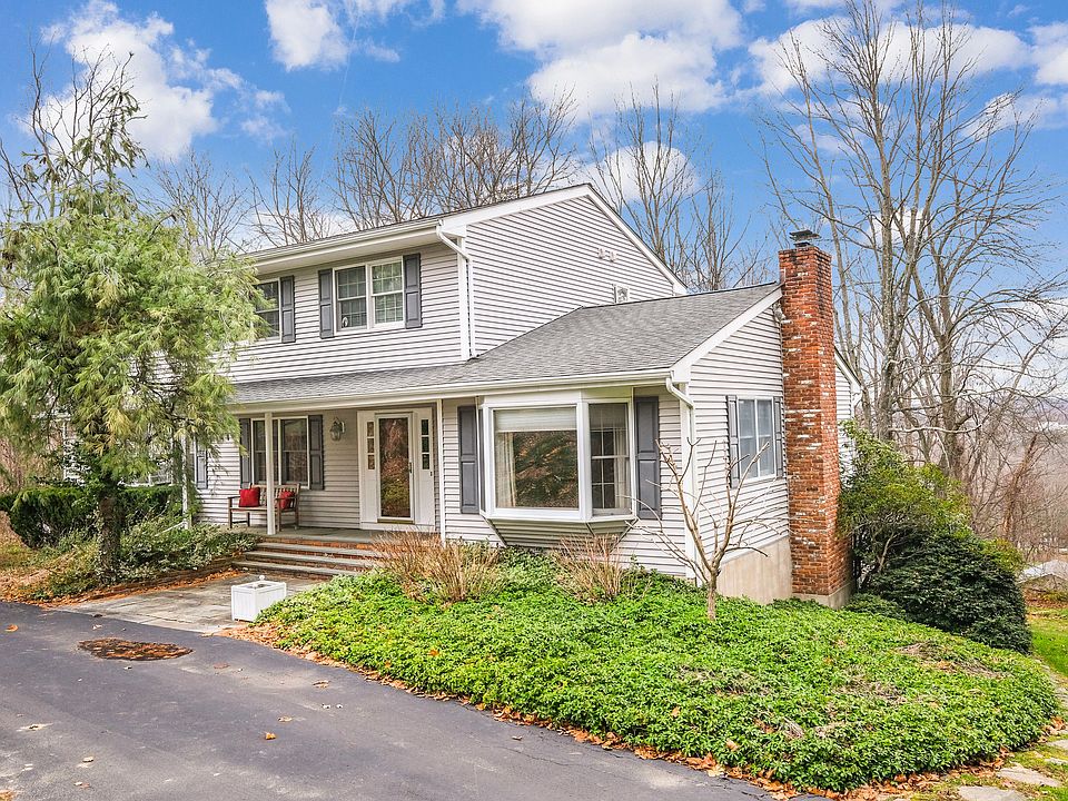 138 Overlook Dr  (01 Of  43 ).JPG