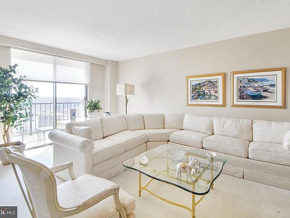 4th image of 7420 Westlake Ter APT 1403