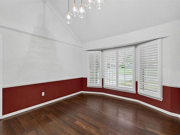 5th image of 8995 Rosewood Dr
