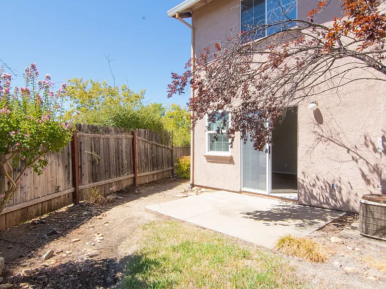 1134 Weatherby Ct — Photo 15