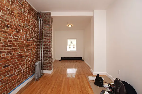 Rented by Nooklyn NYC LLC | media 21