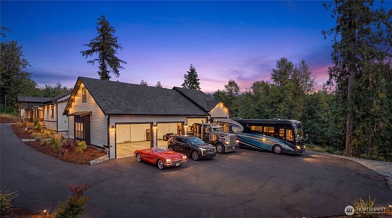 3rd image of 20225 230th Avenue SE