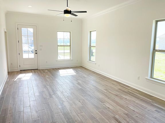 2nd image of 411 Rue Evangeline