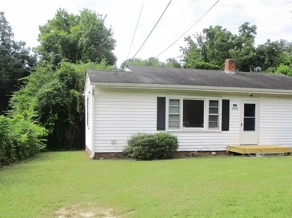 5107 Sequoia Rd, Fayetteville, NC 28304