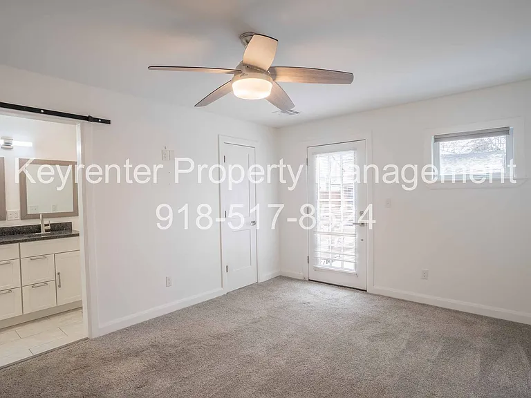 2323 E 13th St — Photo 15