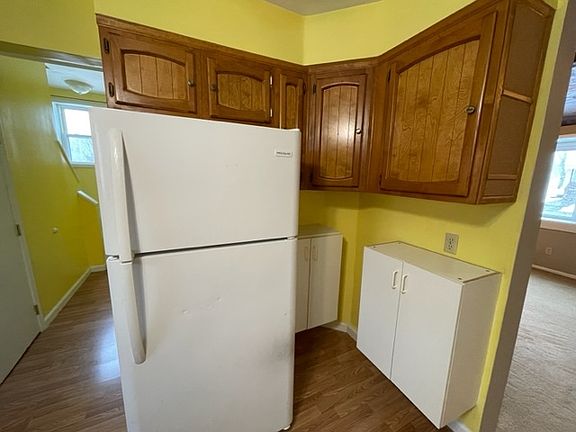 3rd image of 2071 Grant Ave