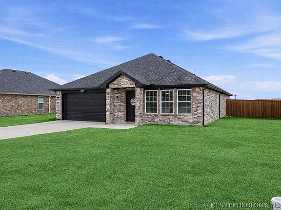 3rd image of 3439 Little John Dr