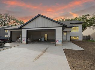 403 N Vandemark Ave, Hartford, SD 57033