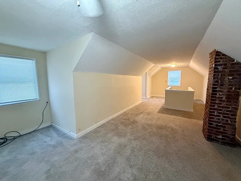 575 Noble Ave — Photo 16