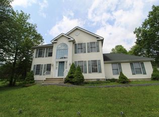 195 Granite Rd, Long Pond, PA 18334