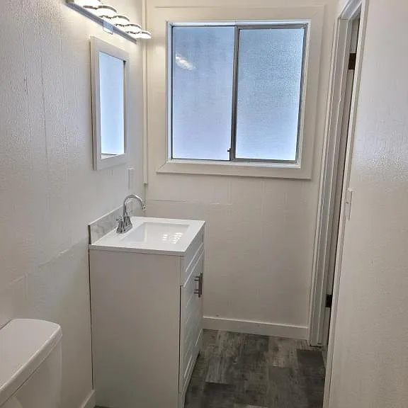 303 E Christina St — Photo 18