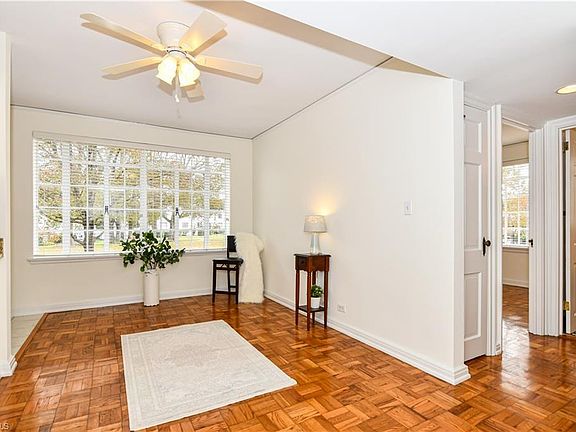 5th image of 1700-P1 N Elm St