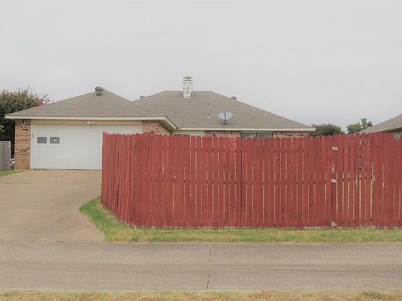 3rd image of 1114 Heather Wood Dr