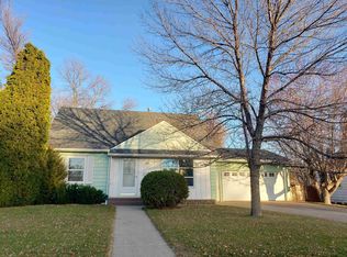 1621 6th St SW, Minot, ND 58701