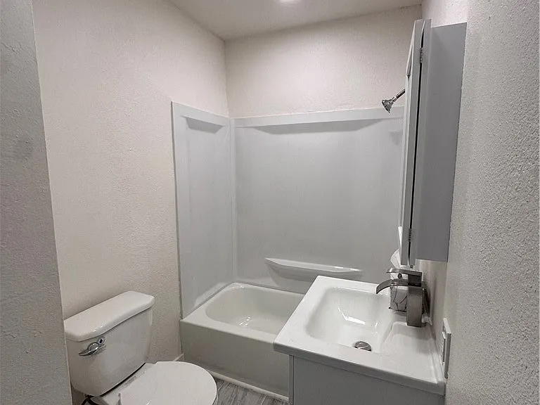 8220 Wall St — Photo 14