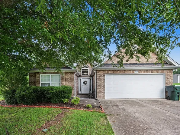 502 Poplar Bnd, Dickson, TN 37055
