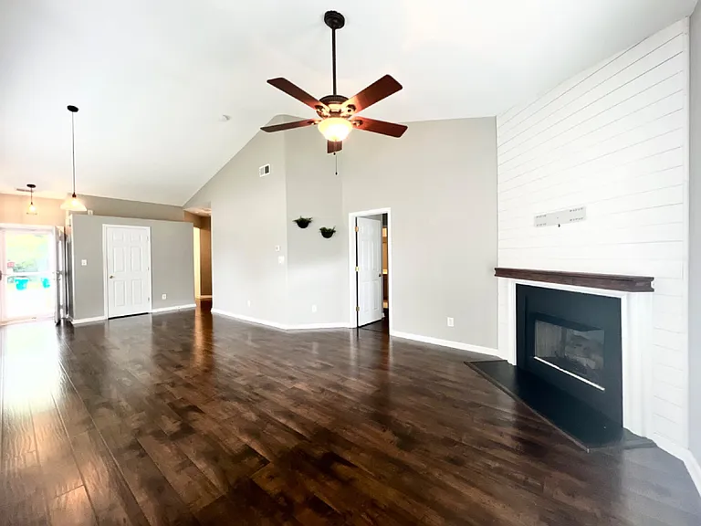 119 Ross Moore Ave — Photo 10