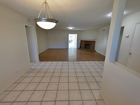 4th image of 448 W Casad St