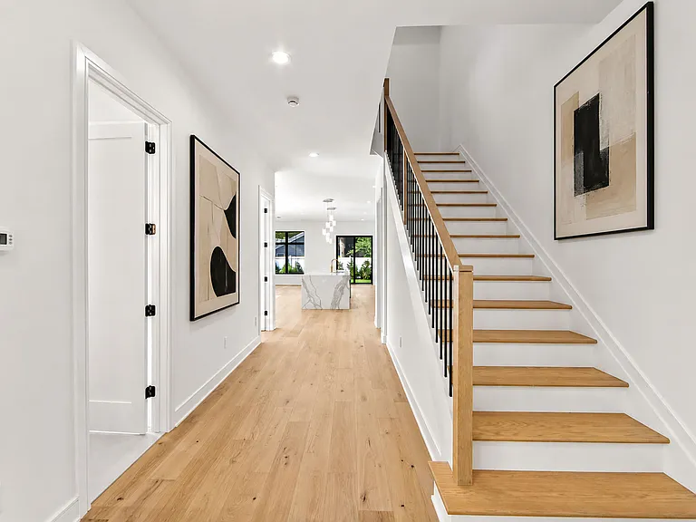 1 Feldman Ct — Photo 4