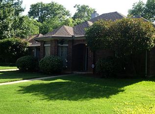 2910 Pitkin Dr, Arlington, TX 76006