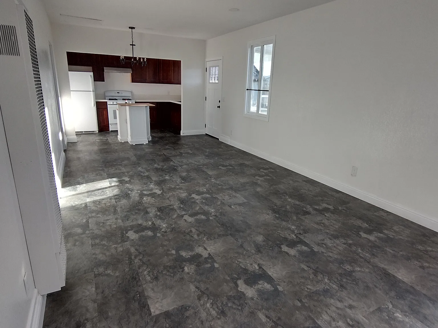 3 bed, 1300 sqft, $3,650 — Photo 3