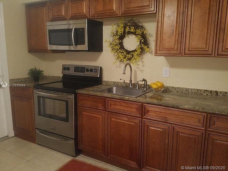 1st image of 1112 NE 10th St #1-2