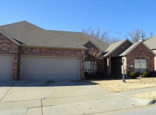 4251 N Meadow View Dr, Fayetteville, AR 72703