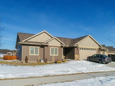 719 Rolling Oaks Dr, Onalaska, WI, 54650