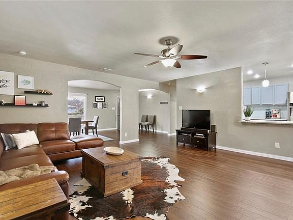 3rd image of 3524 High Vista Dr