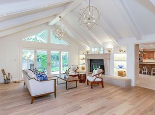 6724 Willow Ln, Mission Hills, KS 66208