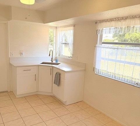 4th image of 1211 SE 35th St