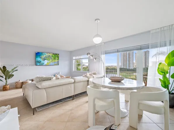 400 Diplomat Pkwy APT 805, Hallandale Beach, FL 33009