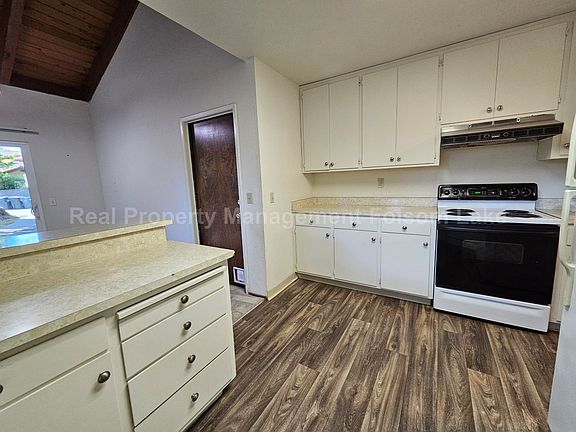 5th image of 5050 Glide Dr APT C
