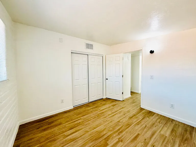 The Derby Apartments — Photo 35