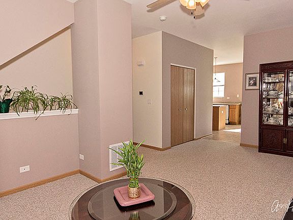 4th image of 1589 W Turtle Creek Ln