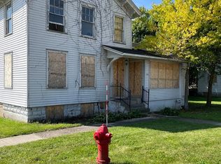 1215 E Main St, Saint Charles, IL 60174