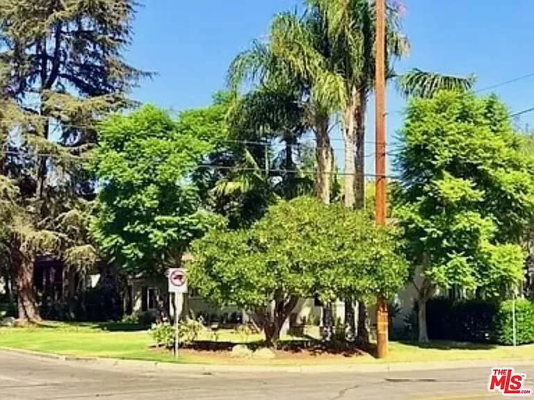 624 N Toluca Park Dr #E — Photo 29