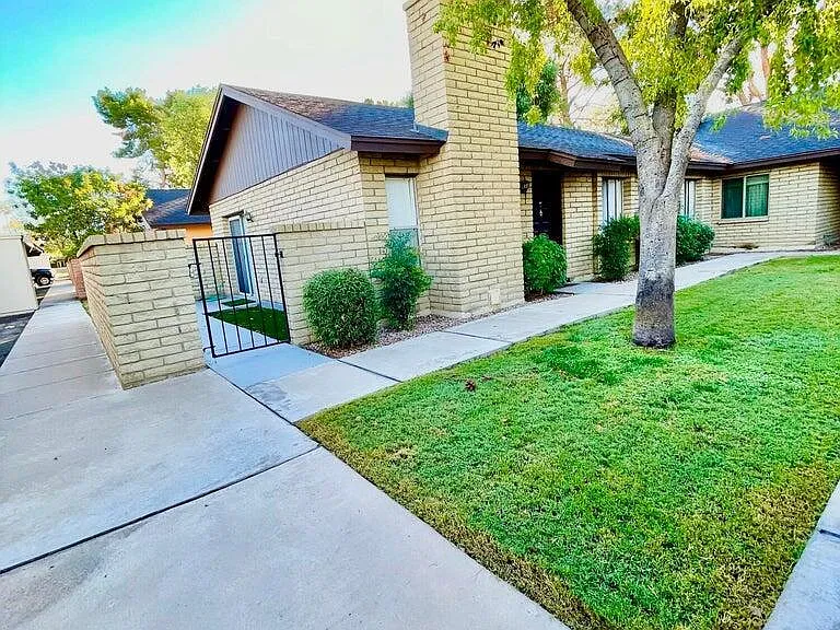 32 W Loma Vista Dr #102 — Photo 2