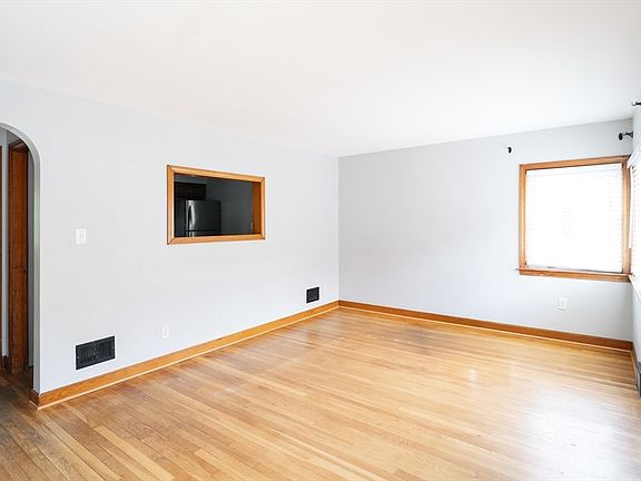 5th image of 367 Lynnfield St