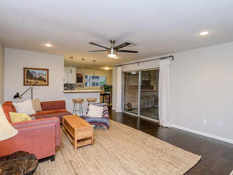 3630 Zoch Ln — Photo 10