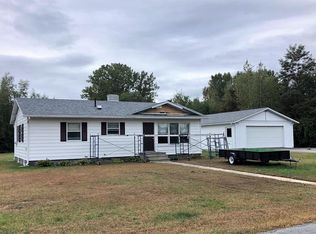 3 Valleyview Dr, Keeseville, NY 12944