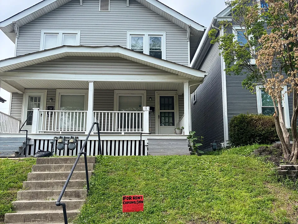 206 E Blake Ave
