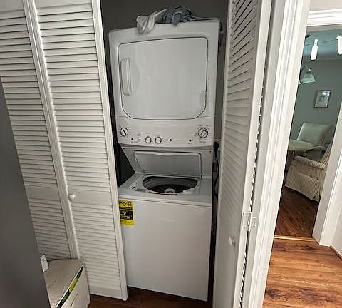 Laundry-washer dryer included