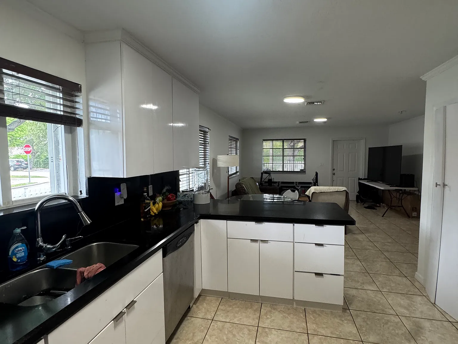 2 bed, 1200 sqft, $3,000 — Photo 4
