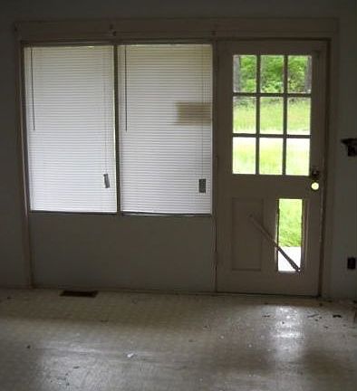 4th image of 1106 Weaver St