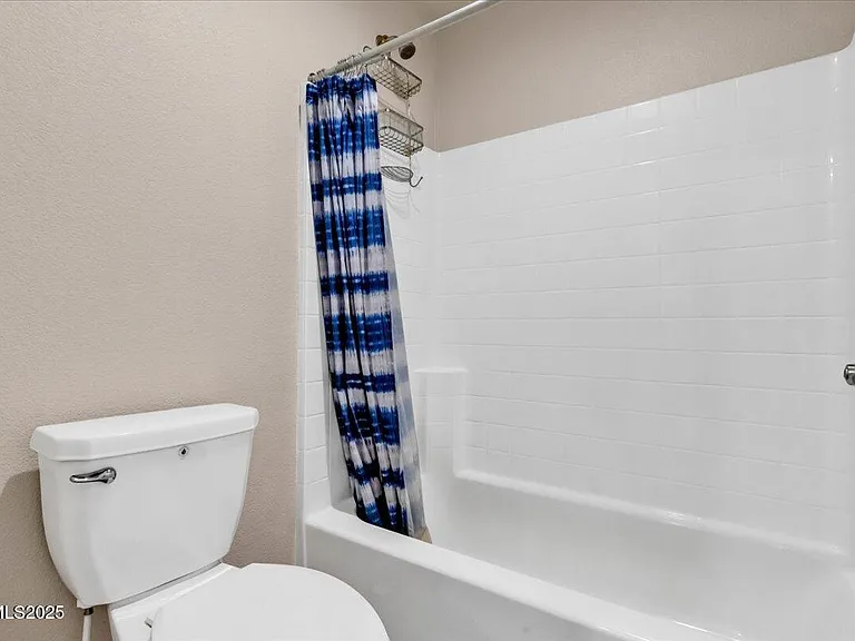 916 Garden Ct — Photo 31