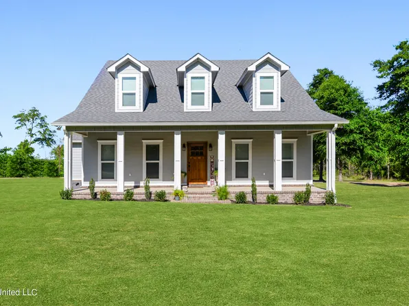 211 Park Dr #A, Lucedale, MS 39452