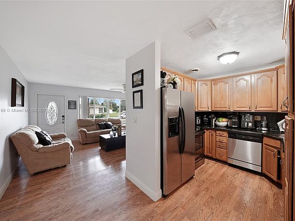 5th image of 6180 NW 20th Ct