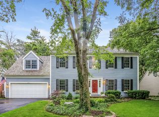 667 Williamsburg Ave, Gurnee, IL 60031